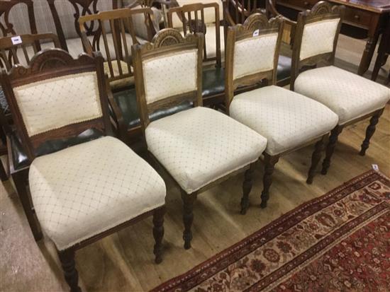 4 oak dining chairs(-)